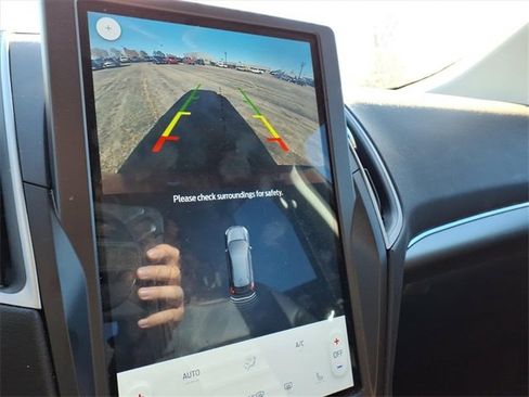 Used 2022 Ford Edge SEL w/ Convenience Package image 18