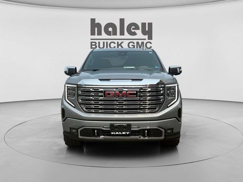 Used 2023 GMC Sierra 1500 Denali w/ Denali Reserve Package AWD/4WD image 8