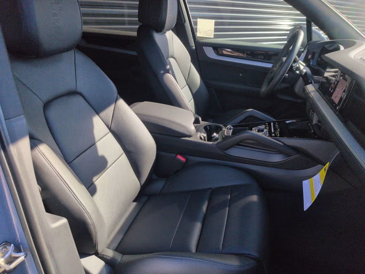 Certified 2026 Porsche Cayenne AWD/4WD image 24