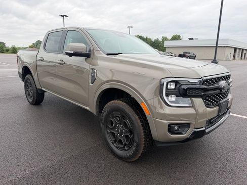Used 2025 Ford Ranger Lariat w/ Black Appearance Package AWD/4WD image 3