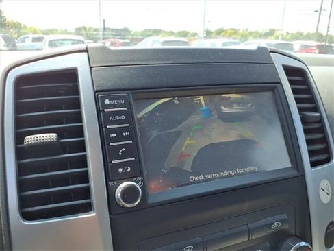 Used 2019 Nissan Frontier SV image 7