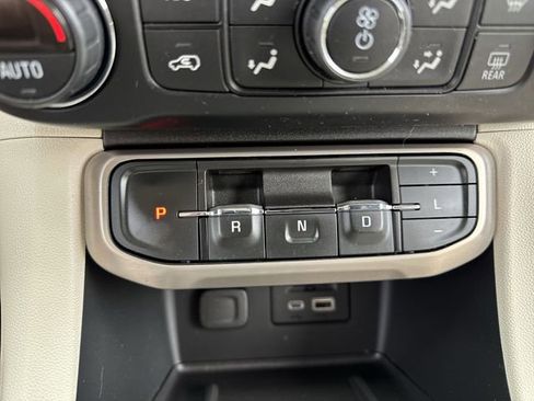 Certified 2022 GMC Acadia Denali w/ Denali Ultimate Package AWD/4WD image 16