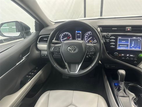 Used 2019 Toyota Camry SE image 21