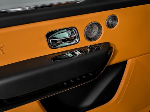 Used 2022 Rolls-Royce Cullinan w/ Dark Exterior Package image 17