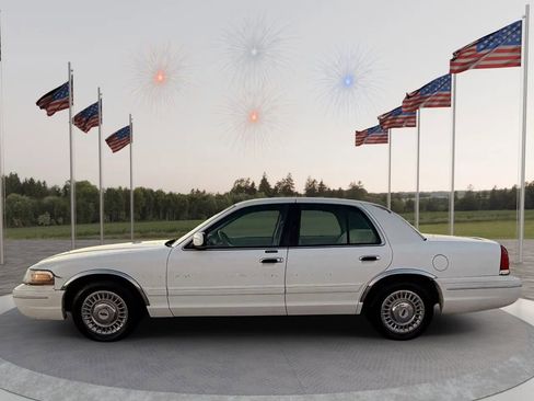 Used 2001 Ford Crown Victoria image 5