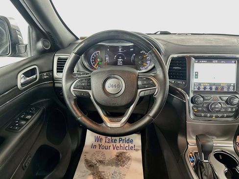 Used 2018 Jeep Grand Cherokee Overland AWD/4WD image 23