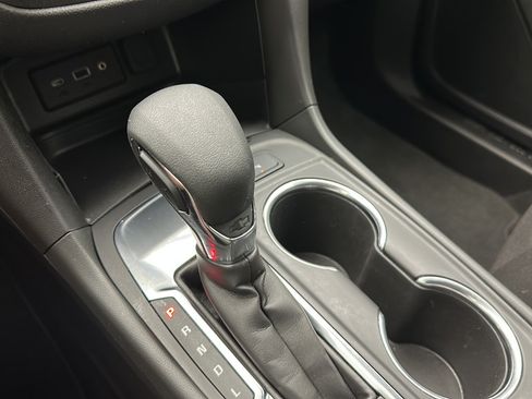 Used 2023 Chevrolet Equinox LT FWD image 18