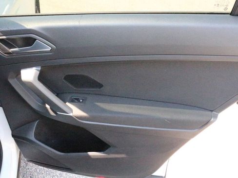 Used 2020 Volkswagen Tiguan S image 14