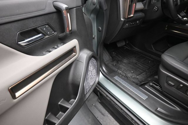 Used 2024 GMC Hummer EV 3X AWD/4WD image 17