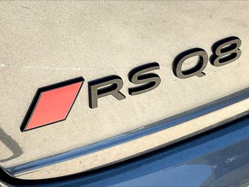 New 2025 Audi RS Q8 performance image 15