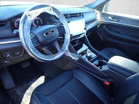 New 2026 Jeep Grand Cherokee Limited w/ Limited Altitude Package AWD/4WD image 12
