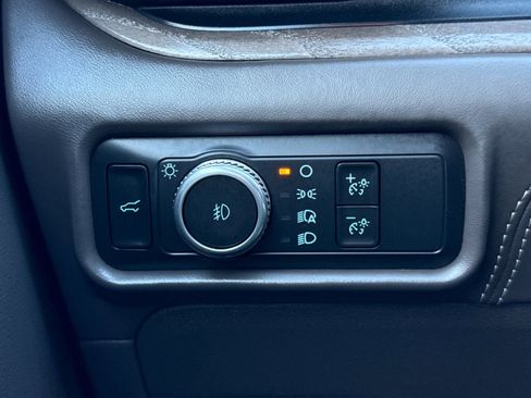 Used 2022 Ford Explorer Platinum w/ Equipment Group 601A image 34