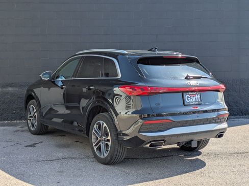 Used 2025 Audi Q5 Premium w/ Convenience Package AWD/4WD image 8