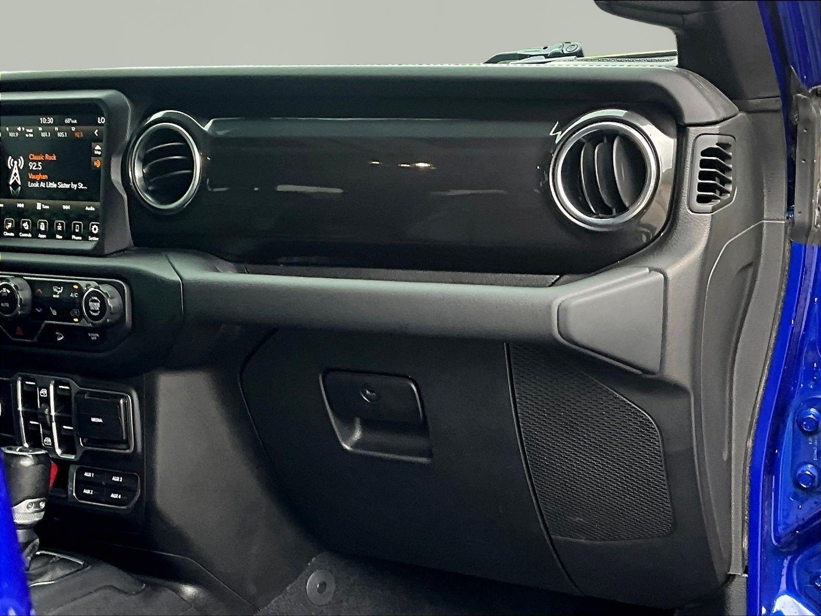 Used 2020 Jeep Wrangler Unlimited Sahara AWD/4WD image 26