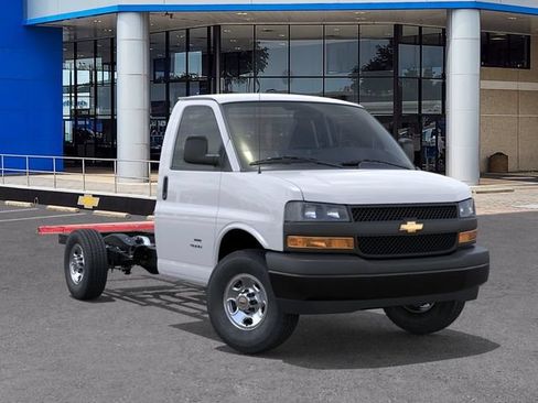 New 2026 Chevrolet Express 3500 w/ Power Convenience Package RWD image 7