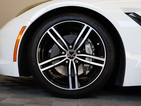Used 2017 Chevrolet Corvette Stingray Coupe w/ Carbon Flash Badge Package RWD image 9