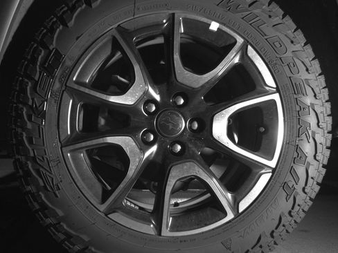 Used 2025 Jeep Compass Trailhawk AWD/4WD image 14