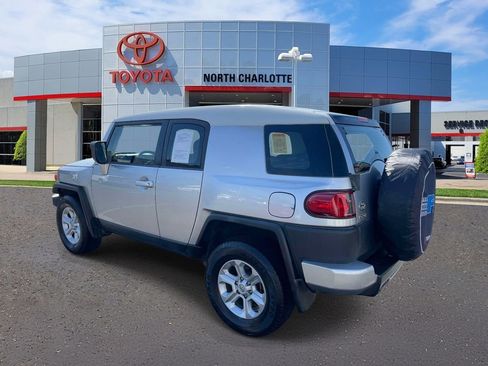 Used 2007 Toyota FJ Cruiser 4WD image 6