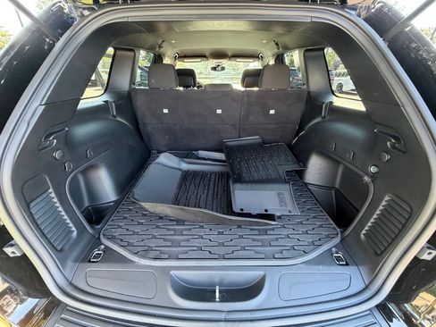 Certified 2022 Jeep Grand Cherokee Laredo E AWD/4WD image 34