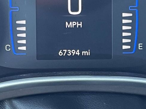 Used 2023 Chrysler Voyager LX FWD image 36