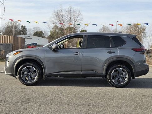 Used 2026 Nissan Rogue SV image 2