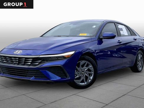 Used 2024 Hyundai Elantra SEL FWD image 1
