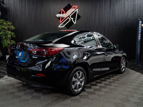 Used 2016 MAZDA MAZDA3 i Sport FWD image 2