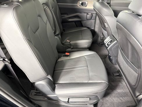 Used 2023 Kia Sorento EX w/ Panoramic Sunroof Package FWD image 14