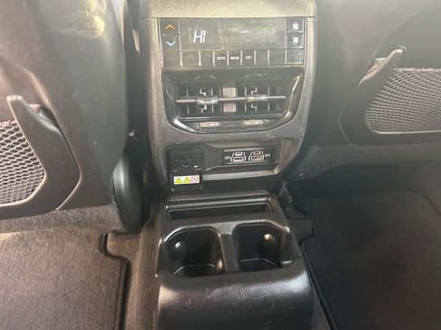 Used 2021 Jeep Grand Cherokee L Laredo image 16