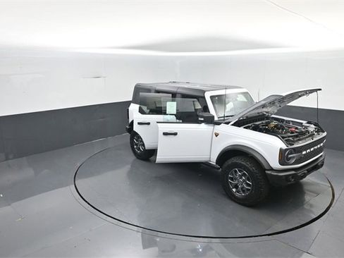 New 2025 Ford Bronco Badlands image 38