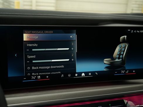 Used 2023 BMW 760i xDrive image 19