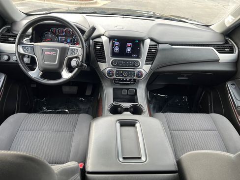 Used 2017 GMC Yukon SLE w/ SLE Value Package image 39