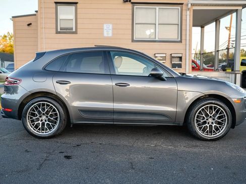 Used 2018 Porsche Macan Sport Edition AWD/4WD image 3