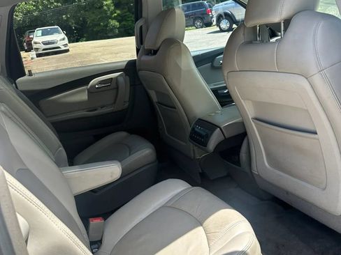 Used 2011 Chevrolet Traverse LT w/ LPO, 'HIT The Road' Package FWD image 12