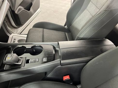 Used 2024 Nissan Rogue SV FWD image 28