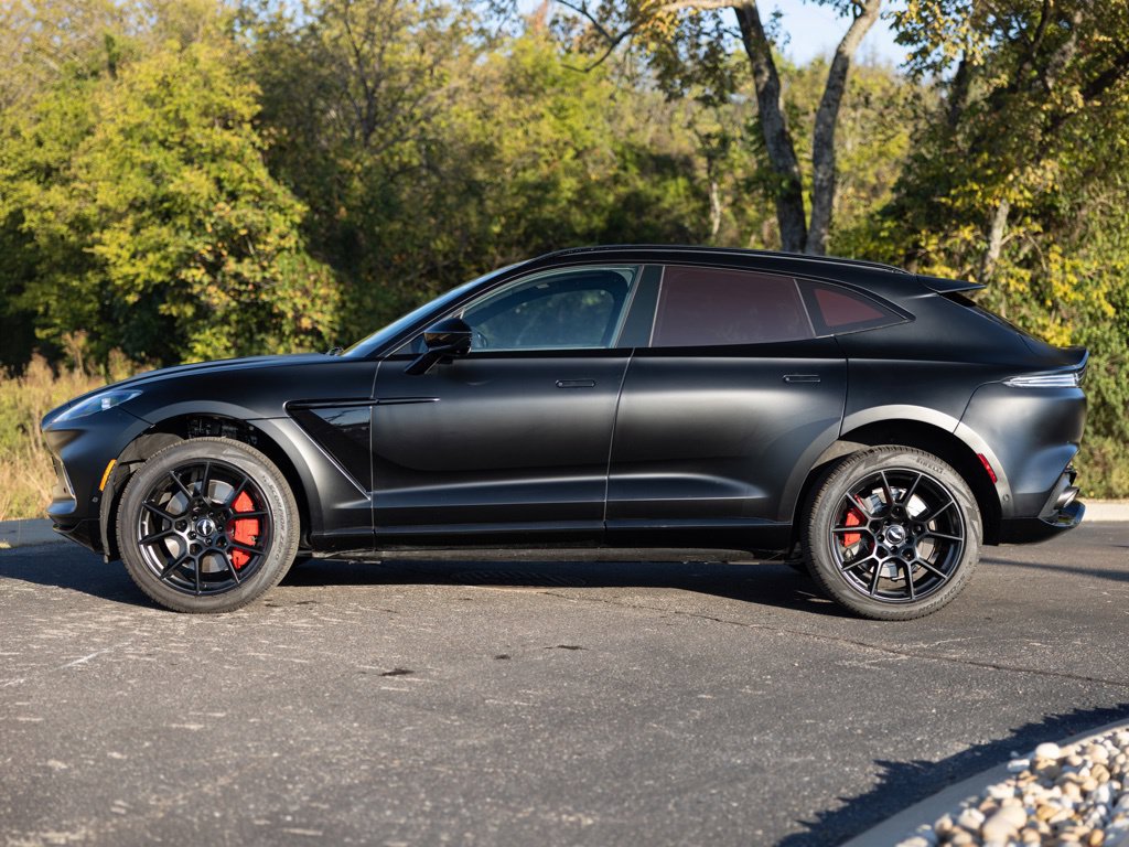 Used 2021 Aston Martin DBX AWD/4WD image 3