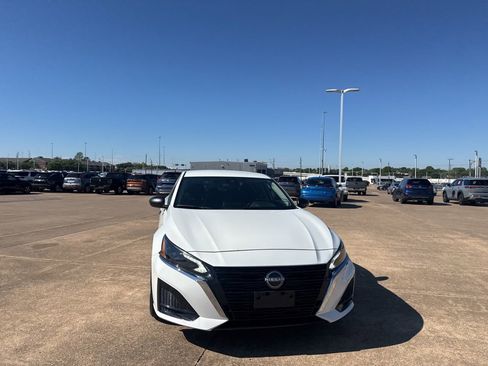 Certified 2025 Nissan Altima 2.5 S image 5