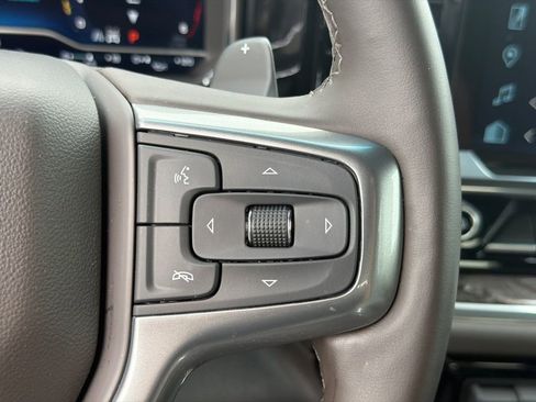 Used 2025 Chevrolet Silverado 1500 LTZ AWD/4WD image 25