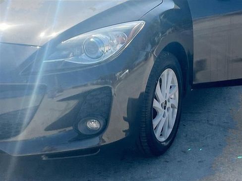 Used 2013 MAZDA MAZDA3 i Grand Touring w/ Tech Pkg FWD image 4