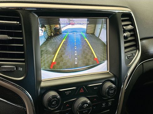 Used 2017 Jeep Grand Cherokee Limited w/ Trailer Tow Group IV image 10