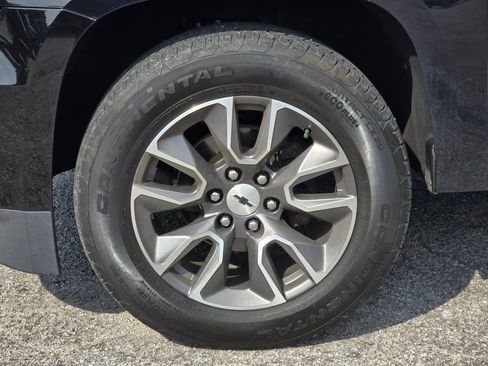 Used 2020 Chevrolet Suburban LT RWD image 12