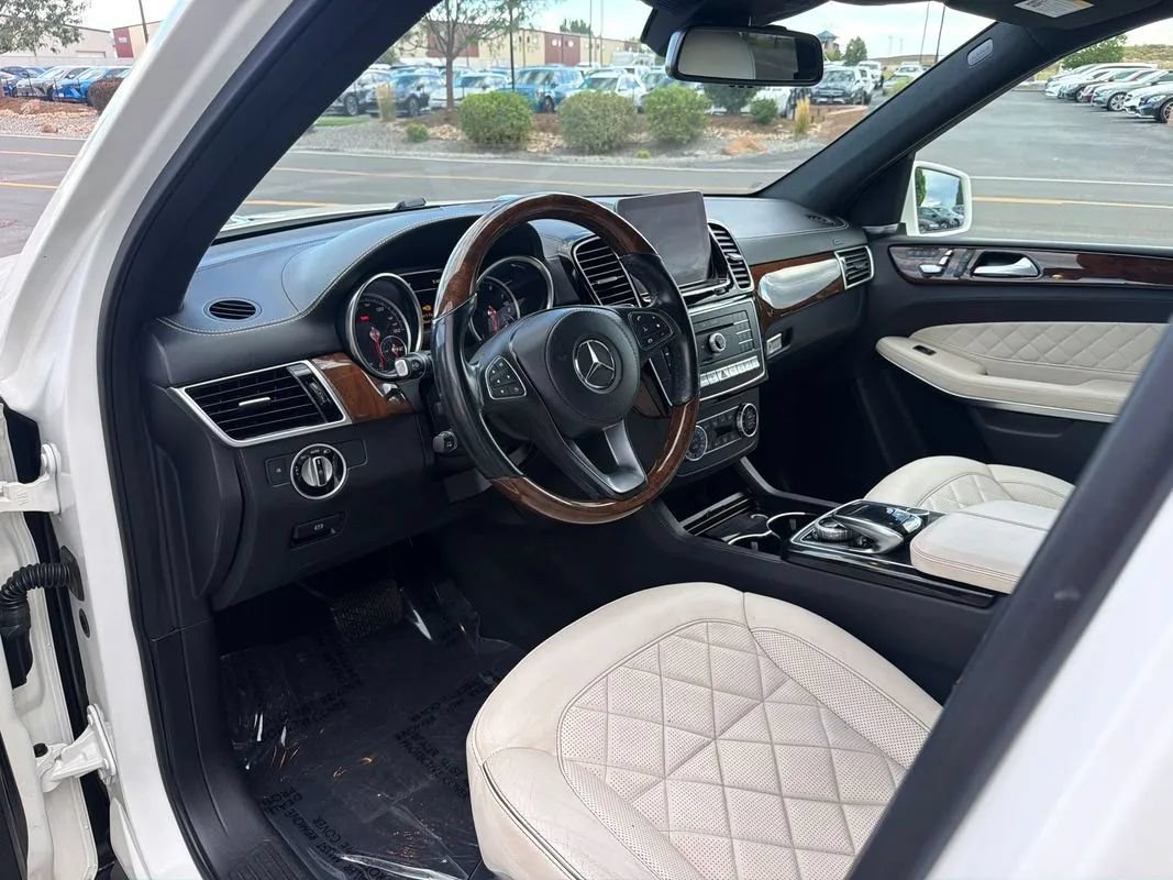 Used 2018 Mercedes-Benz GLS 550 4MATIC image 29