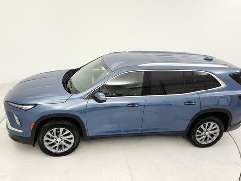 Used 2025 Buick Enclave Preferred image 36