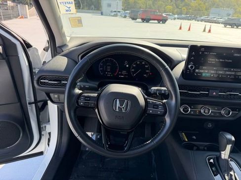Used 2023 Honda HR-V EX-L image 18