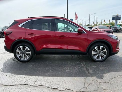 Used 2023 Ford Escape Platinum w/ Premium Technology Package AWD/4WD image 8