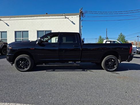 Used 2025 RAM 2500 Laramie AWD/4WD image 9