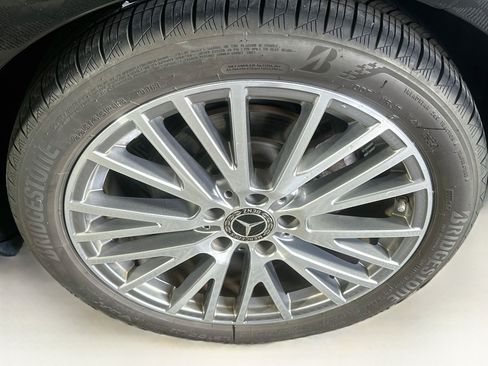Used 2025 Mercedes-Benz CLA 250 image 11