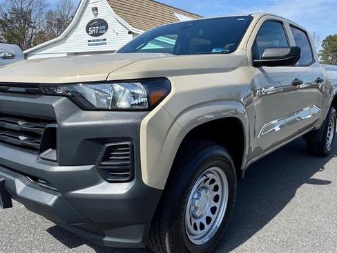 Used 2023 Chevrolet Colorado W/T image 13