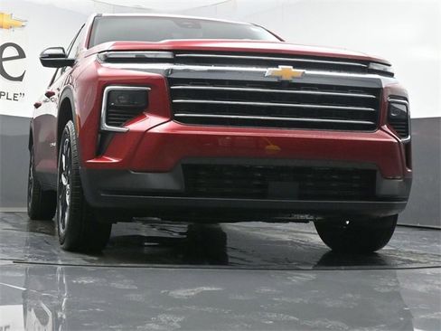 New 2026 Chevrolet Traverse LT w/ Sun and Wheel Package image 3