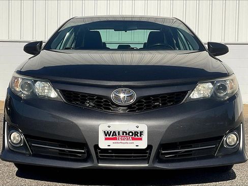 Used 2012 Toyota Camry SE image 3